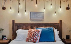 The Rustic Suite With Hot Tub Romantic Getaway On Main Street